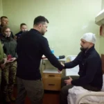 Зеленський провідав поранених захисників у Запоріжжі
