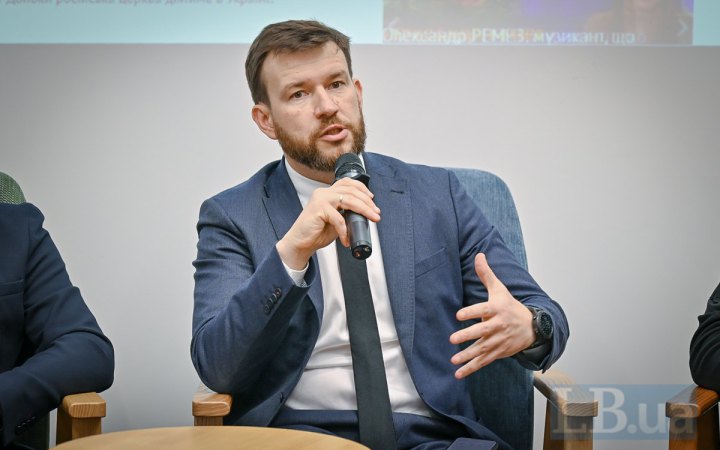 Улютін розповів про причини затримки виплат при народженні дитини новини LB.ua