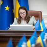 Уряд скасував обмеження на виїзд за кордон для частини жінок-посадовиць