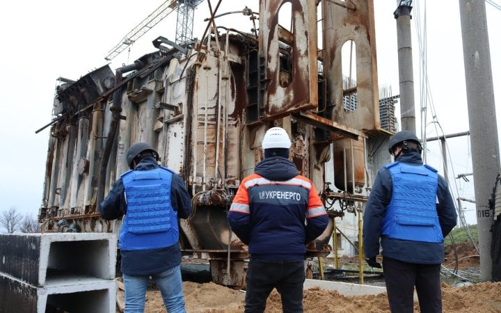 12 тисяч працівників отримають доплати по 20 тис. грн новини LB.ua