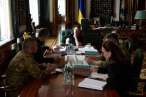Демобілізація, виплати та нові контракти. Президент заявив про початок армійської реформи