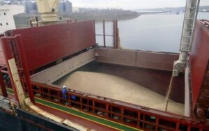 Держмитслужба проаналізувала товарообіг України за січеньтравень