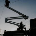 Відключення світла у шести областях через обстріли: дані Укренерго