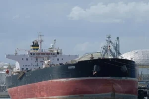 Сибіга закликав посили тиск на Росію після перехоплення Британією судна тіньового флоту
