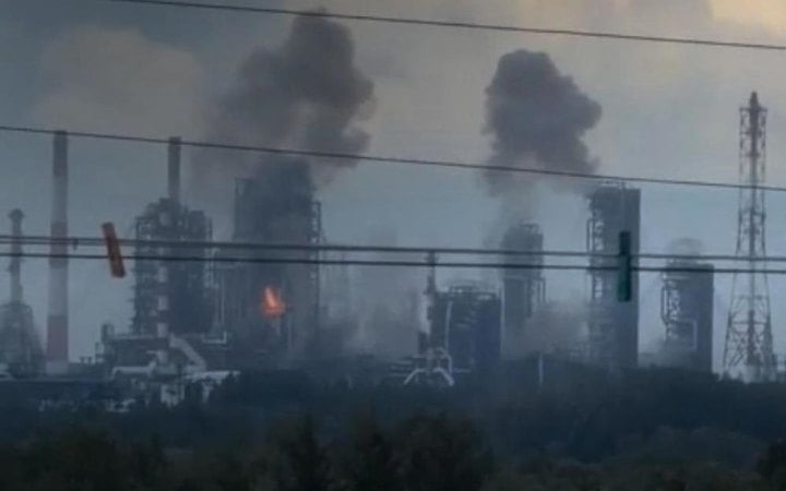 Орський НПЗ зупинив переробку після атаки дронів новини LB.ua