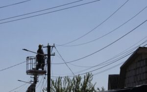 Через атаки РФ знеструмлення у восьми областях Укренерго